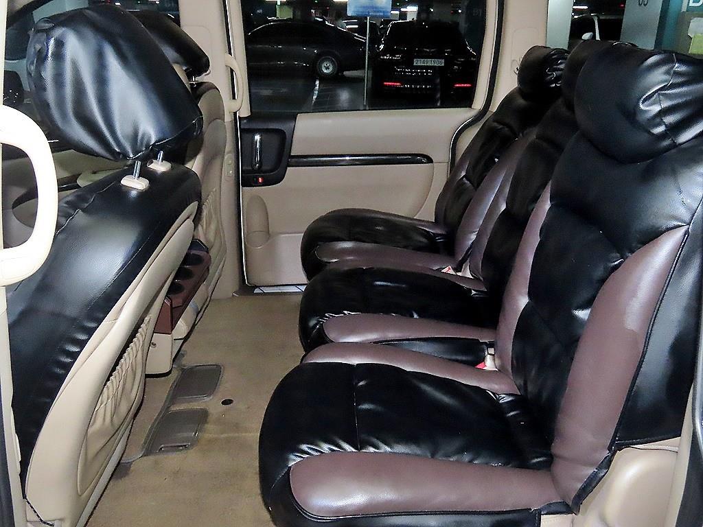 KIA Carnival - Vista 7