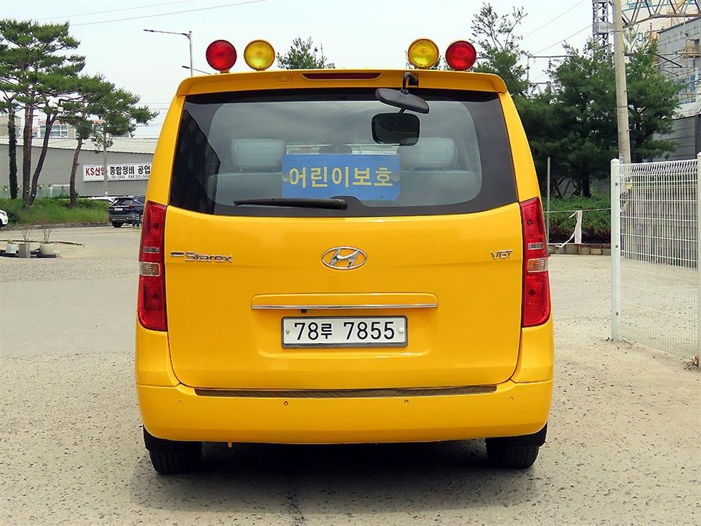 HYUNDAI Starex - Vista 4