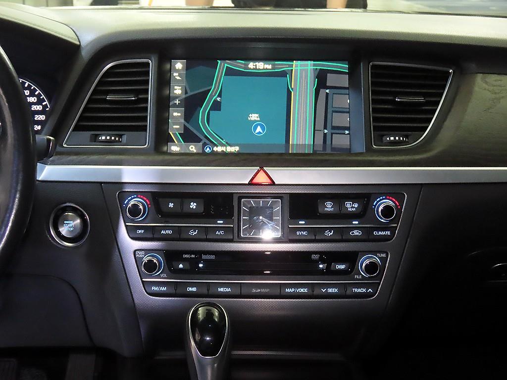 HYUNDAI Genesis - Vista 11