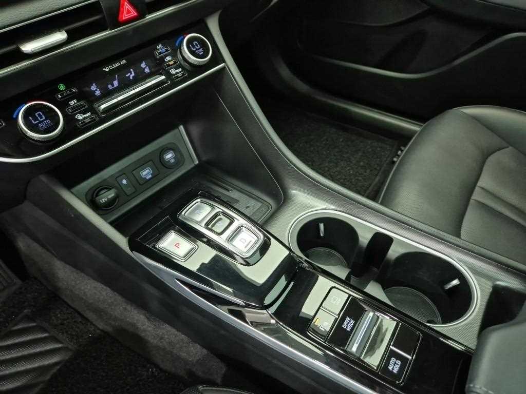 HYUNDAI Sonata - Vista 8