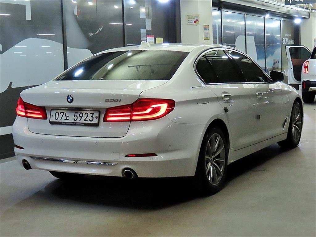 BMW 5 Series - Vista 4