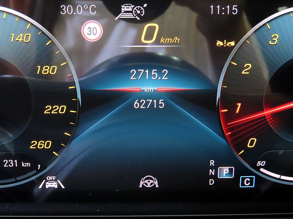 Mercedes Benz GLA Class - Vista 9