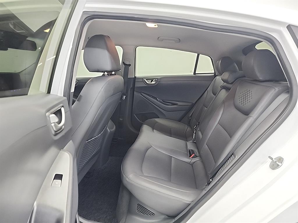 HYUNDAI Ioniq - Vista 6