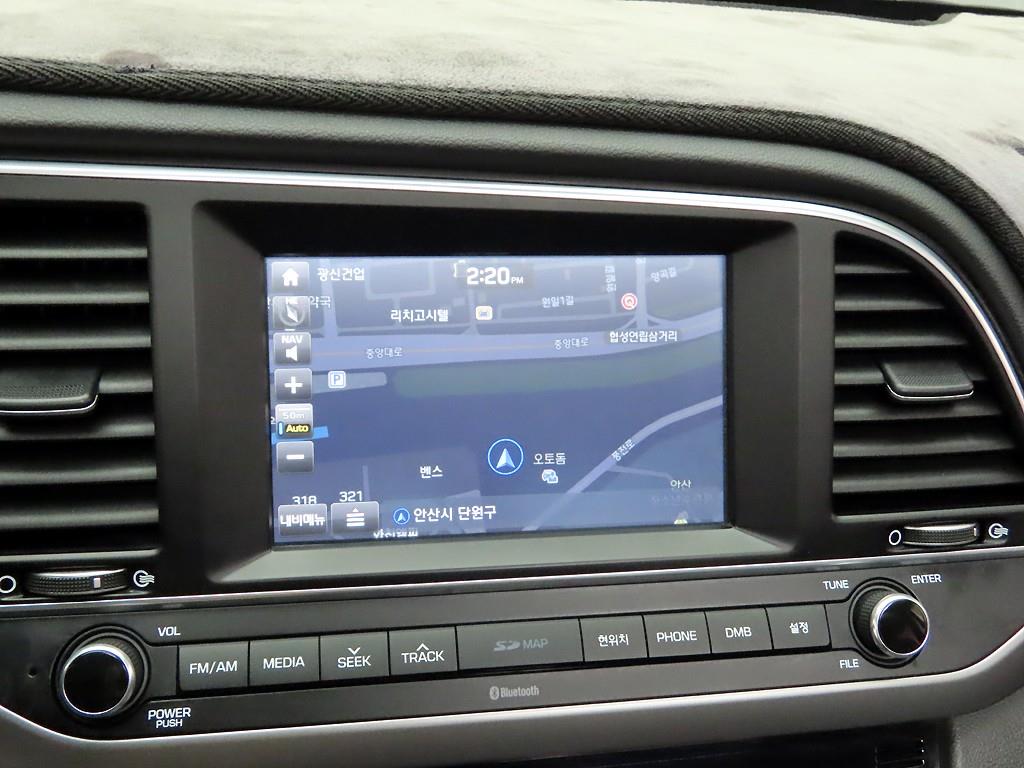 HYUNDAI Avante - Vista 8