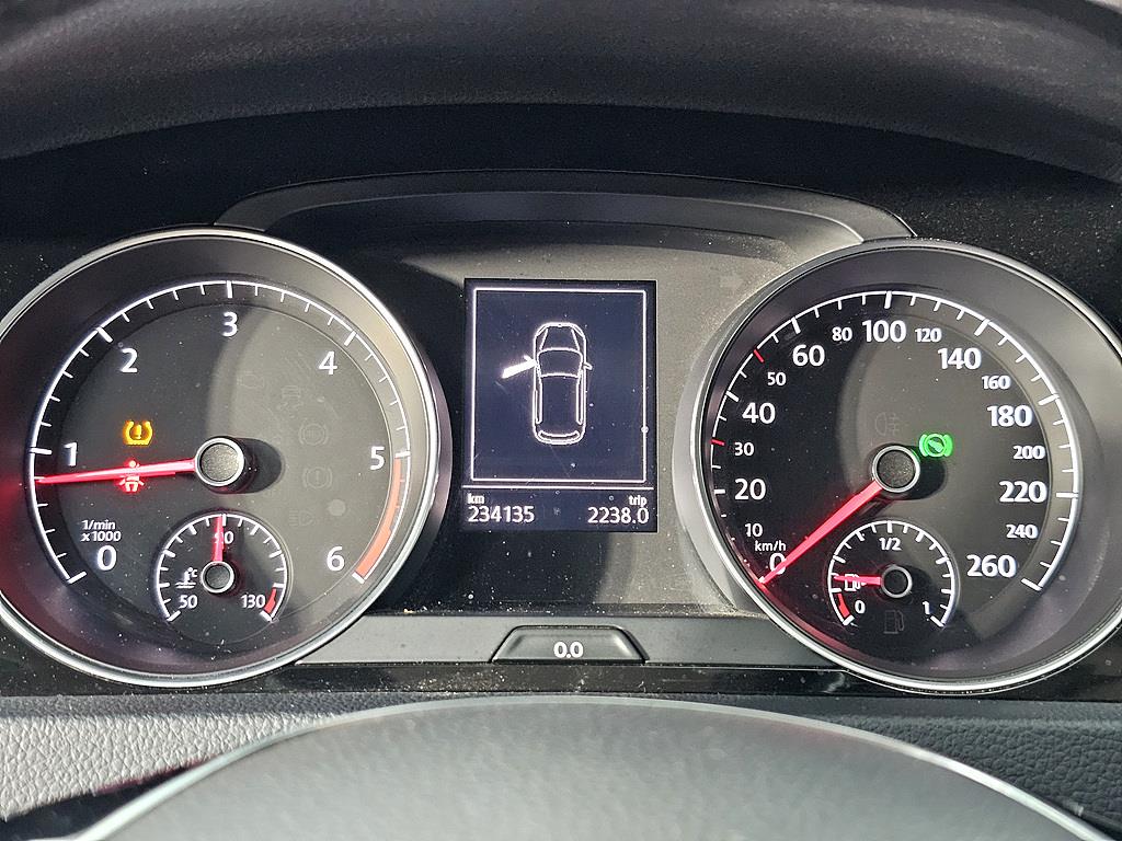 Volkswagen Golf - Vista 7