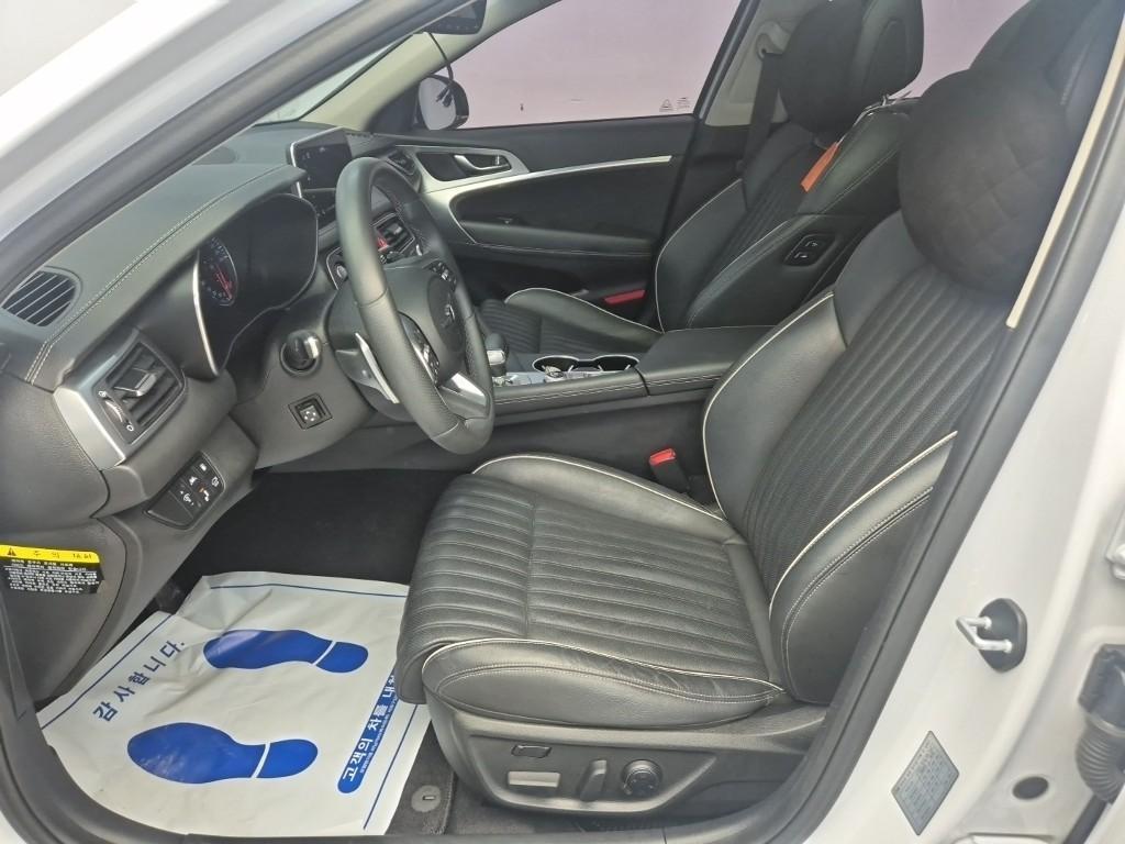 Genesis G70 - Vista 11