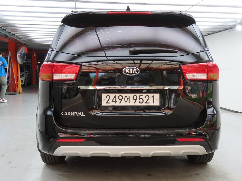KIA Carnival - Vista 3