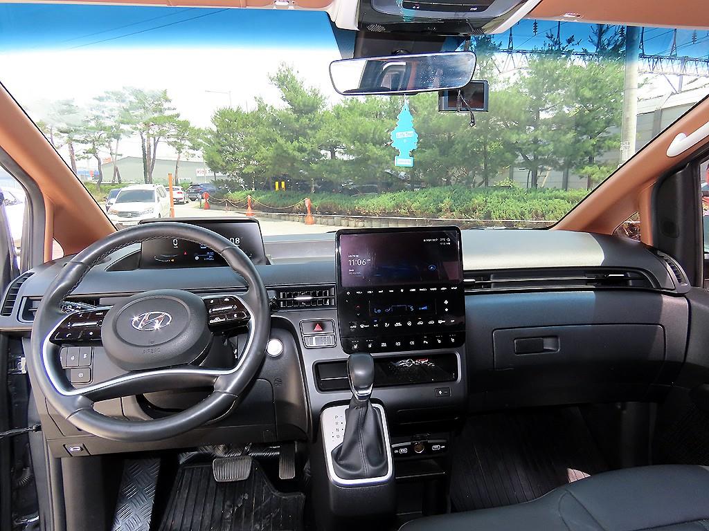 HYUNDAI Staria - Vista 8