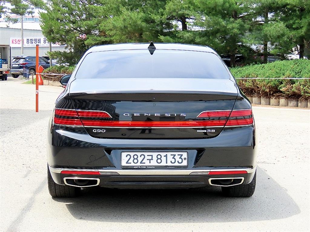 Genesis G90 - Vista 4