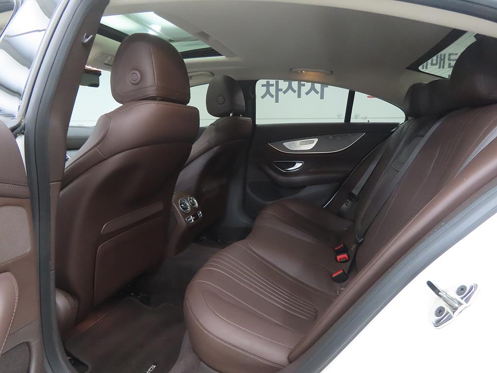 Mercedes Benz CLS Class - Vista 6