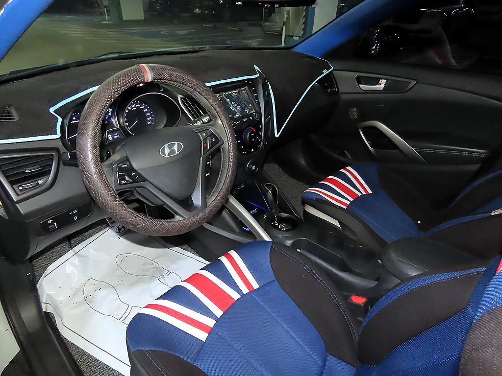 HYUNDAI Veloster - Vista 10