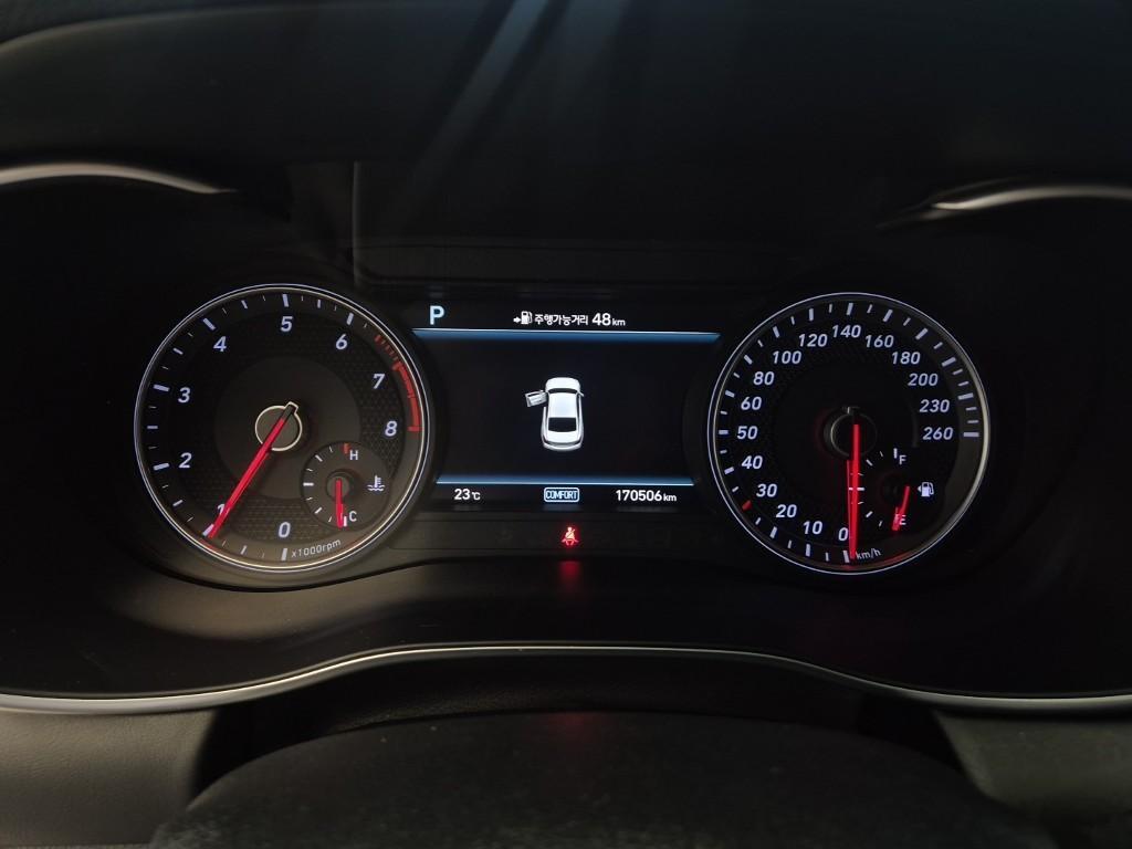 Genesis G70 - Vista 6