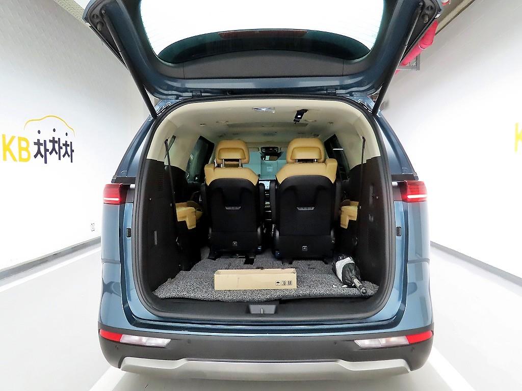 KIA Carnival - Vista 5