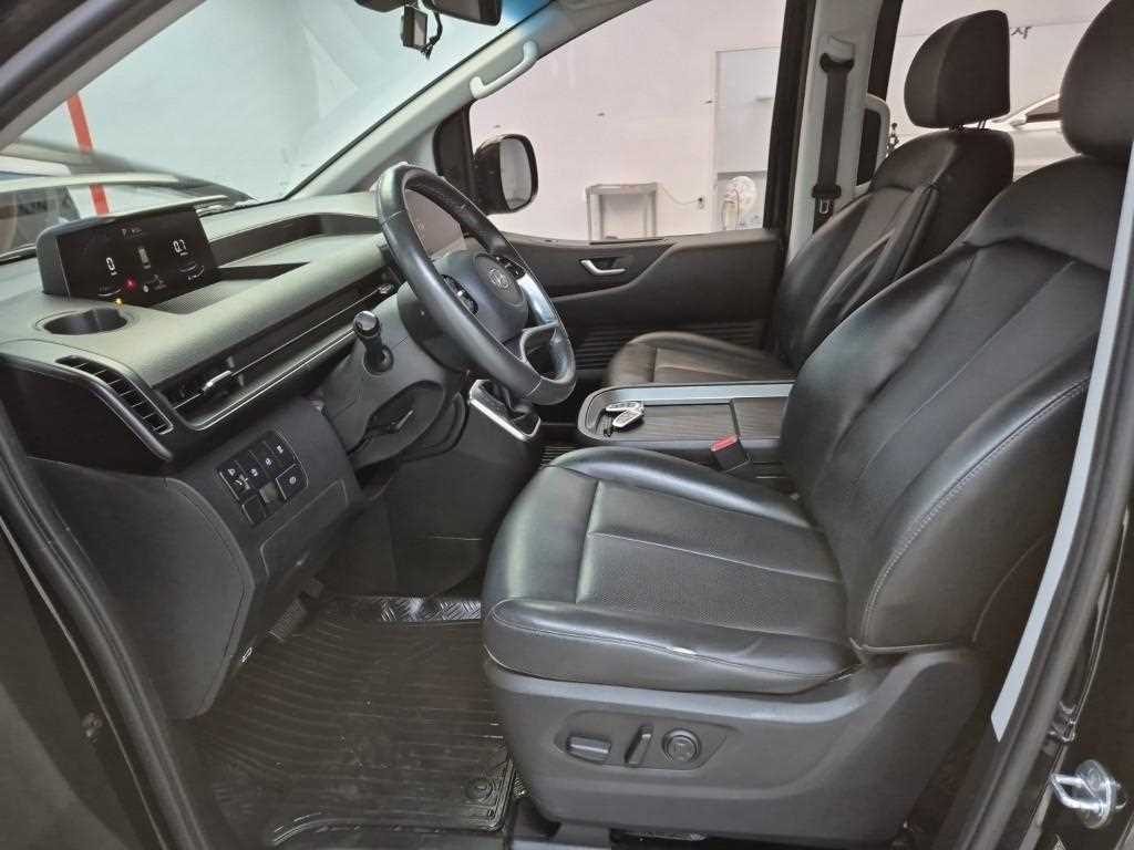 HYUNDAI Staria - Vista 11