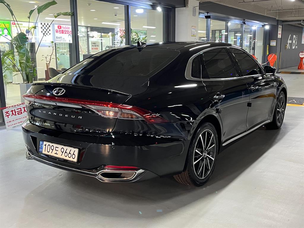 HYUNDAI Grandeur - Vista 4