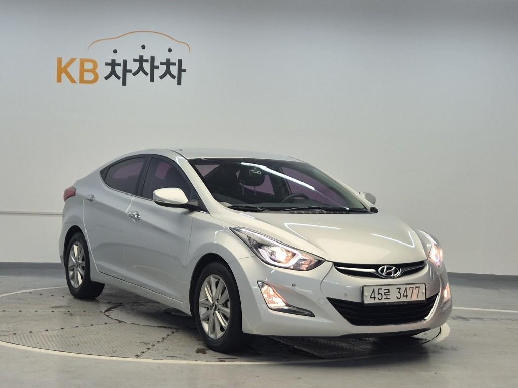 HYUNDAI Avante - Vista 4