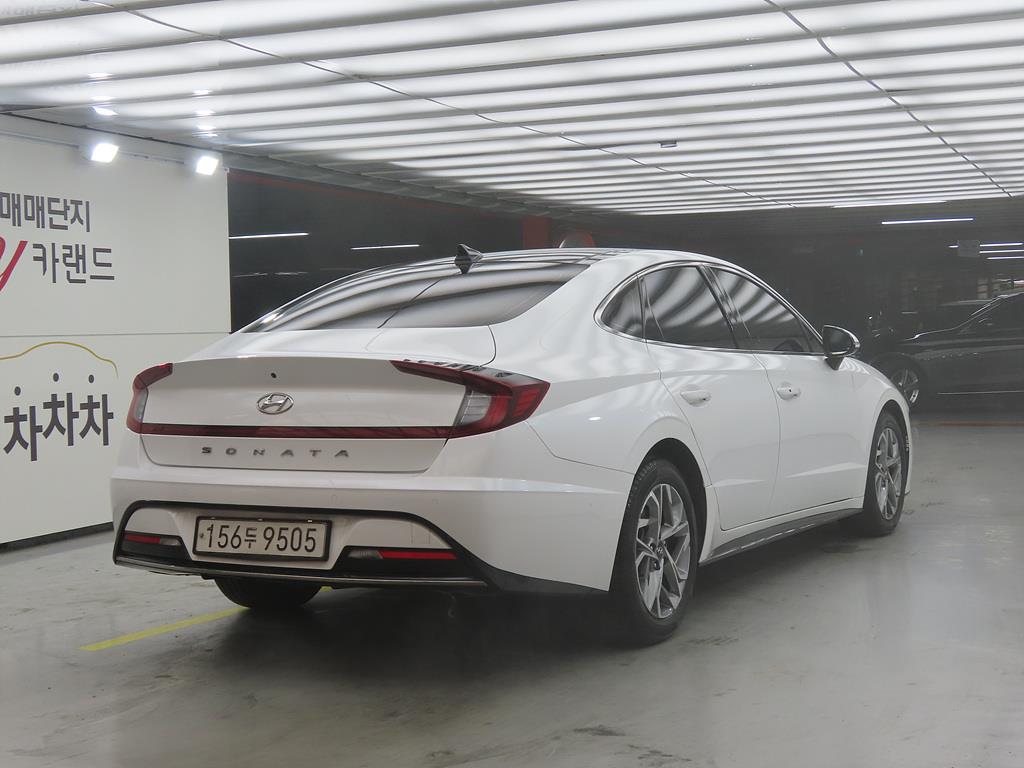 HYUNDAI Sonata - Vista 4