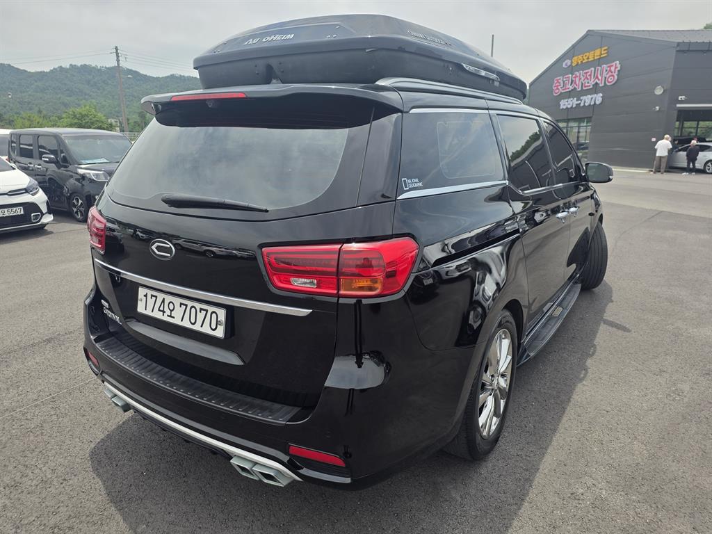 KIA Carnival - Vista 2
