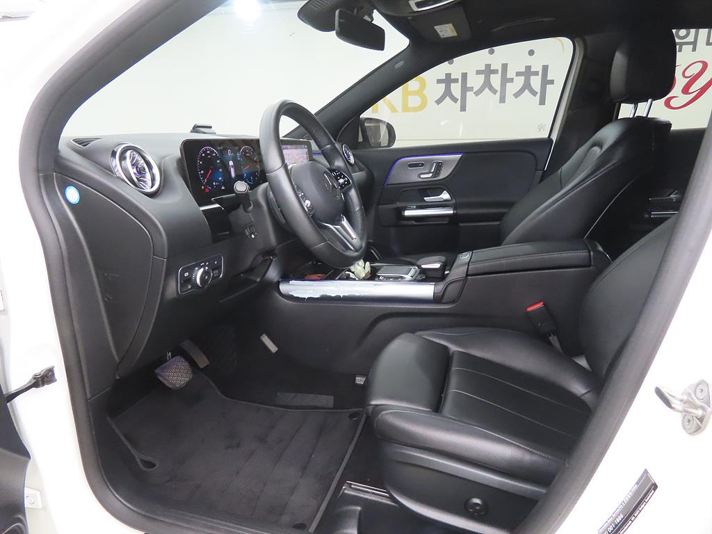 Mercedes Benz GLA Class - Vista 5