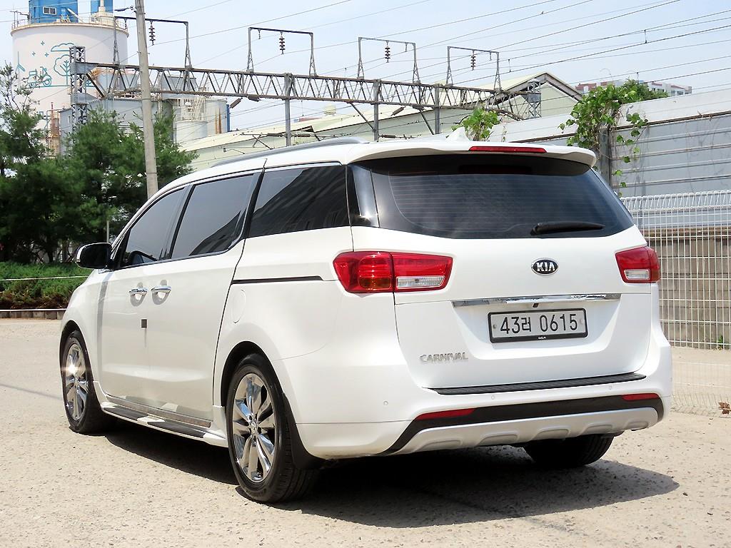 KIA Carnival - Vista 3