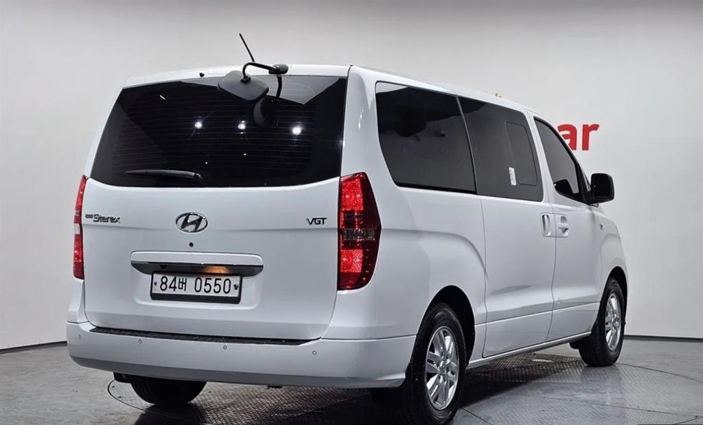 HYUNDAI Starex - Vista 2