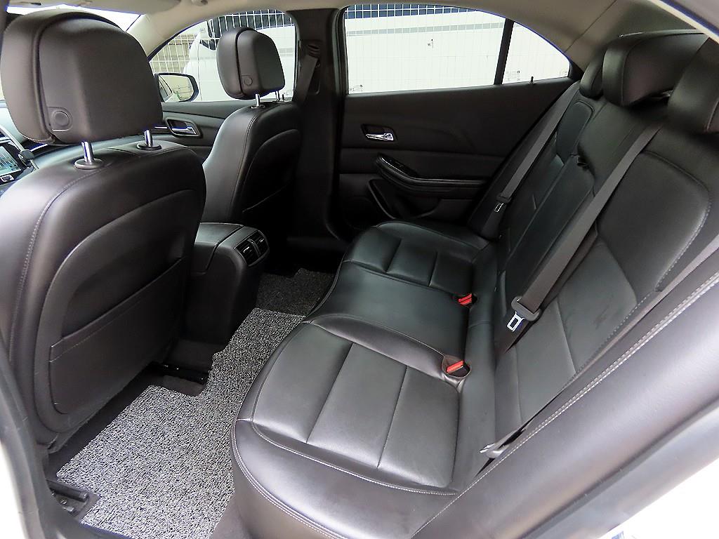 Chevrolet Malibu - Vista 6