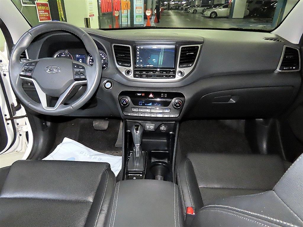 HYUNDAI Tucson - Vista 10