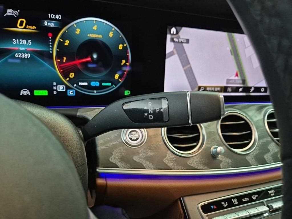 Mercedes Benz E class - Vista 8
