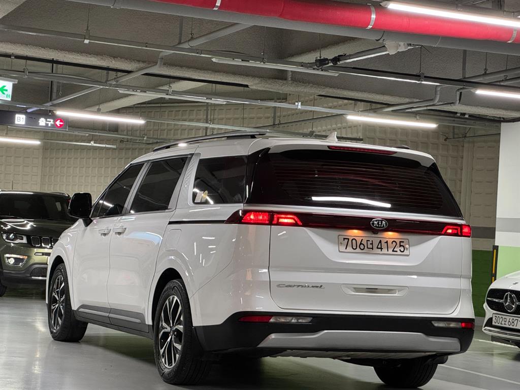 KIA Carnival - Vista 4