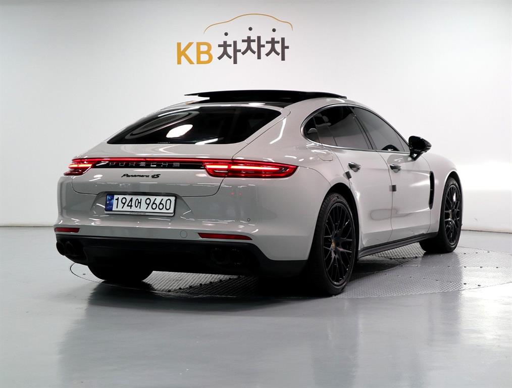 Porsche Panamera - Vista 3