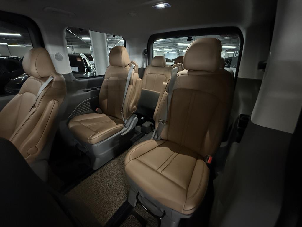 HYUNDAI Staria - Vista 9
