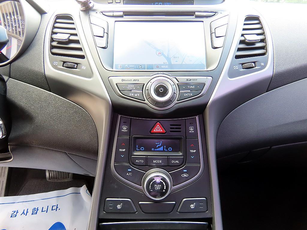 HYUNDAI Avante 2015 Plateado - Importación desde Corea - HF Imports Iquique - Foto 13