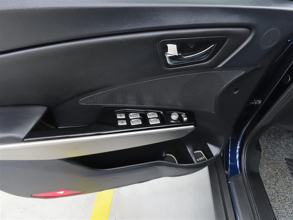 Ssangyong Tivoli 2016 Azul - Importación desde Corea - HF Imports Iquique - Foto 14
