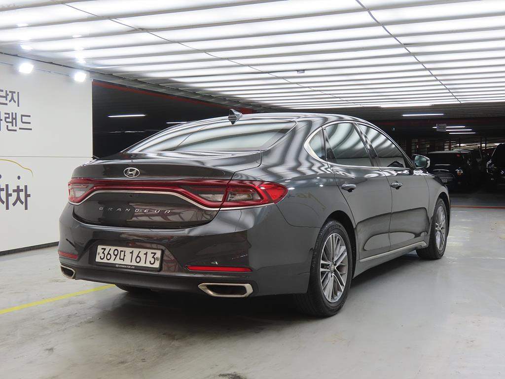 HYUNDAI Grandeur - Vista 4