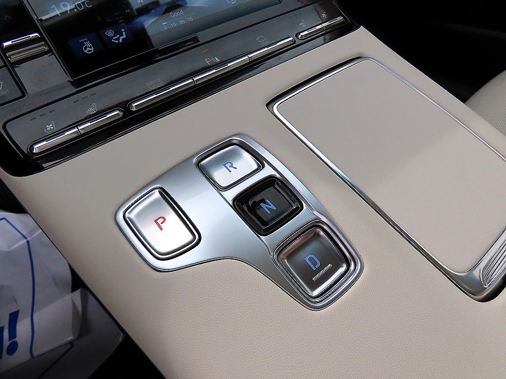 HYUNDAI Grandeur - Vista 11