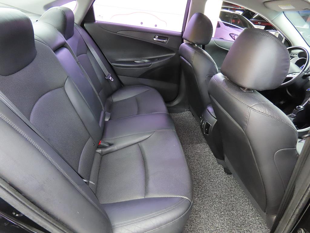 HYUNDAI Sonata - Vista 6