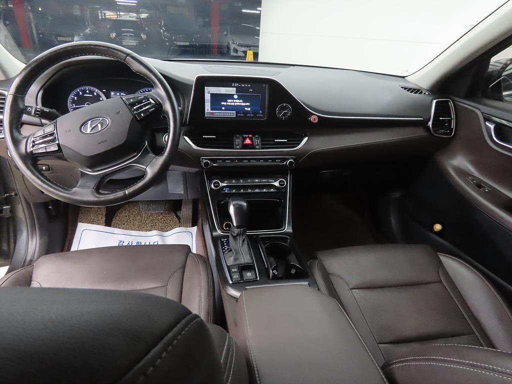 HYUNDAI Grandeur - Vista 7