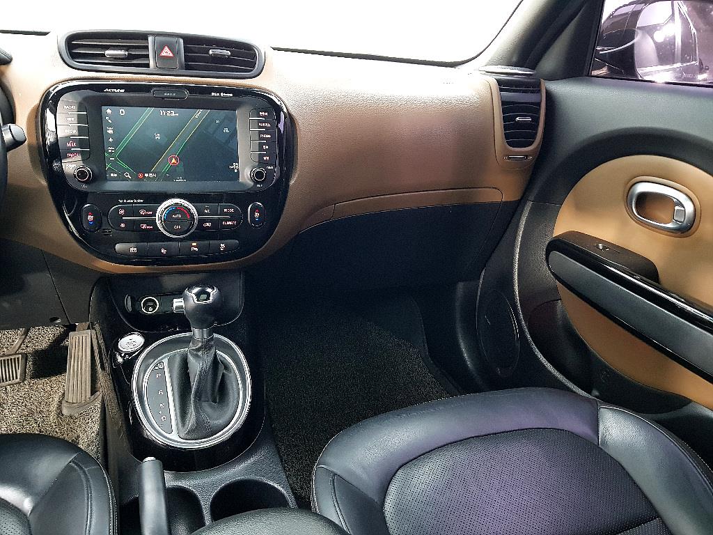 KIA Soul - Vista 10