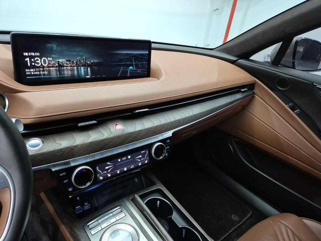 Genesis G80 - Vista 10