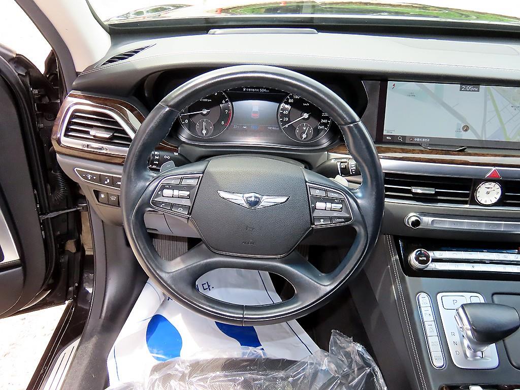 Genesis G90 - Vista 8