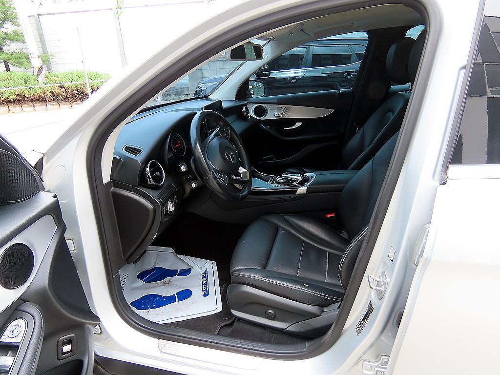 Mercedes Benz GLC Class - Vista 5