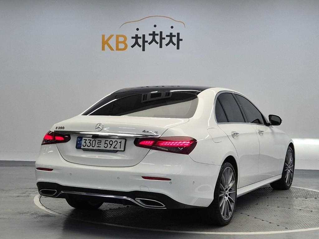 Mercedes Benz E class - Vista 3