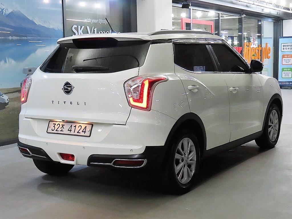 Ssangyong Tivoli - Vista 4