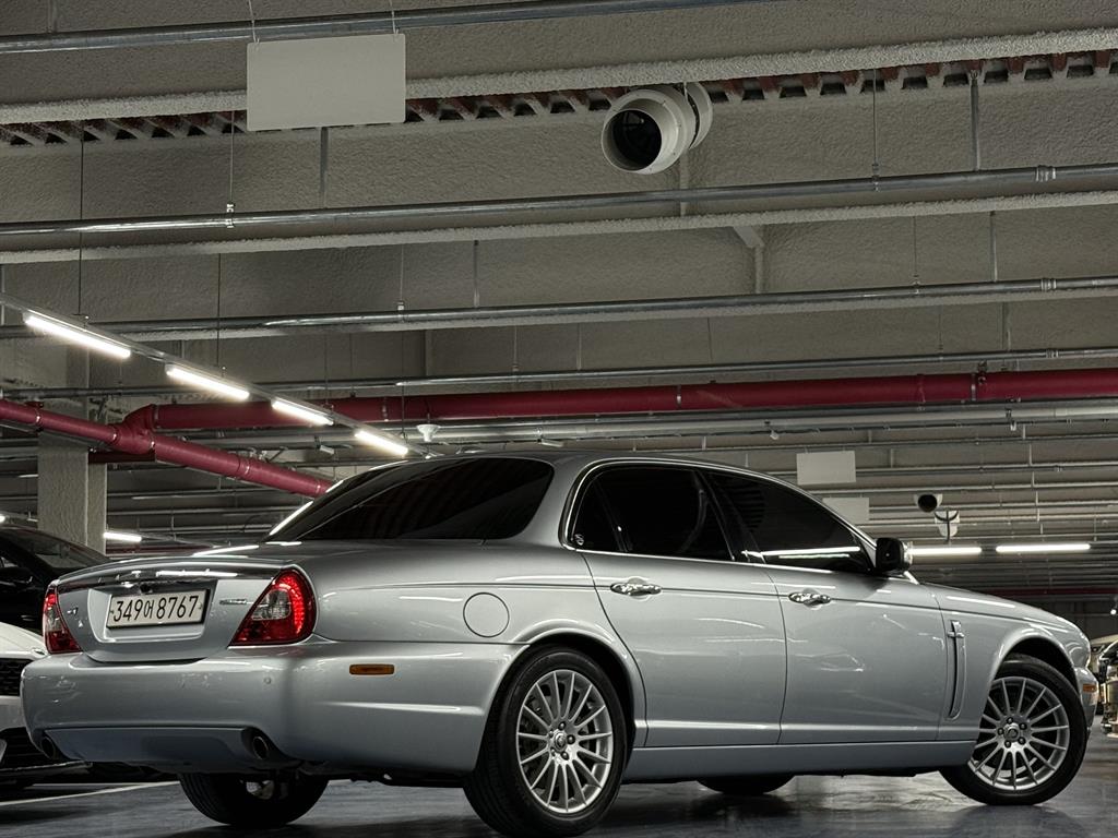 Jaguar XJ - Vista 3