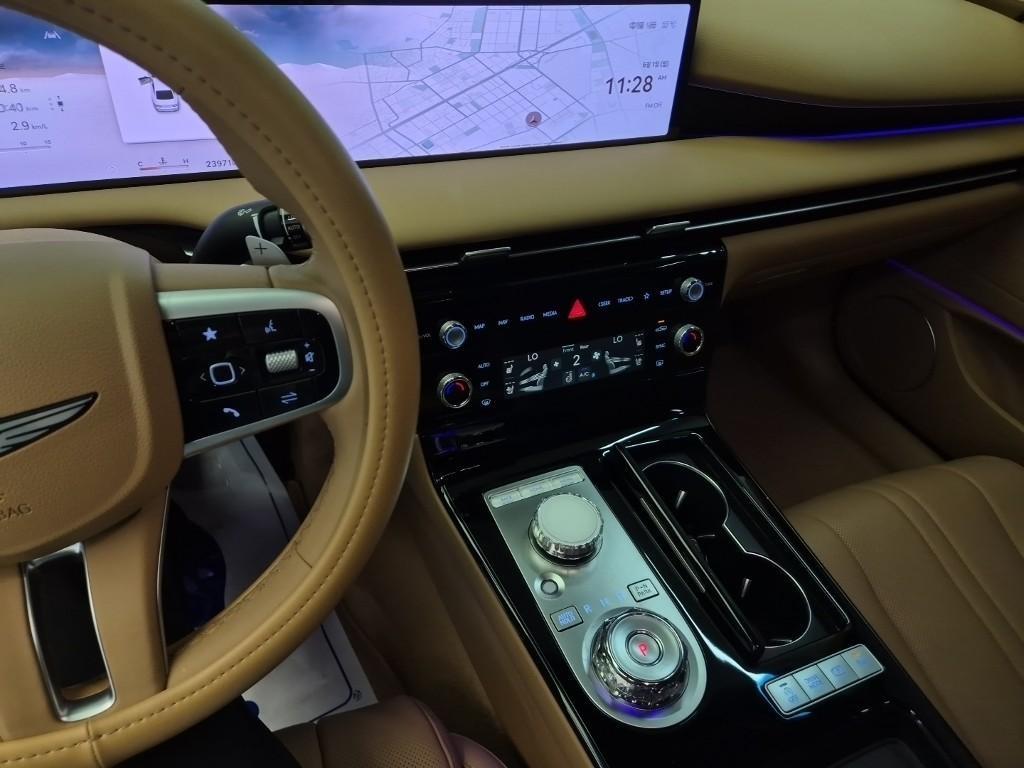 Genesis G80 - Vista 10