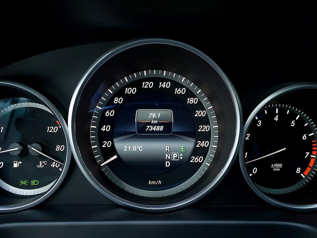 Mercedes Benz E class - Vista 11