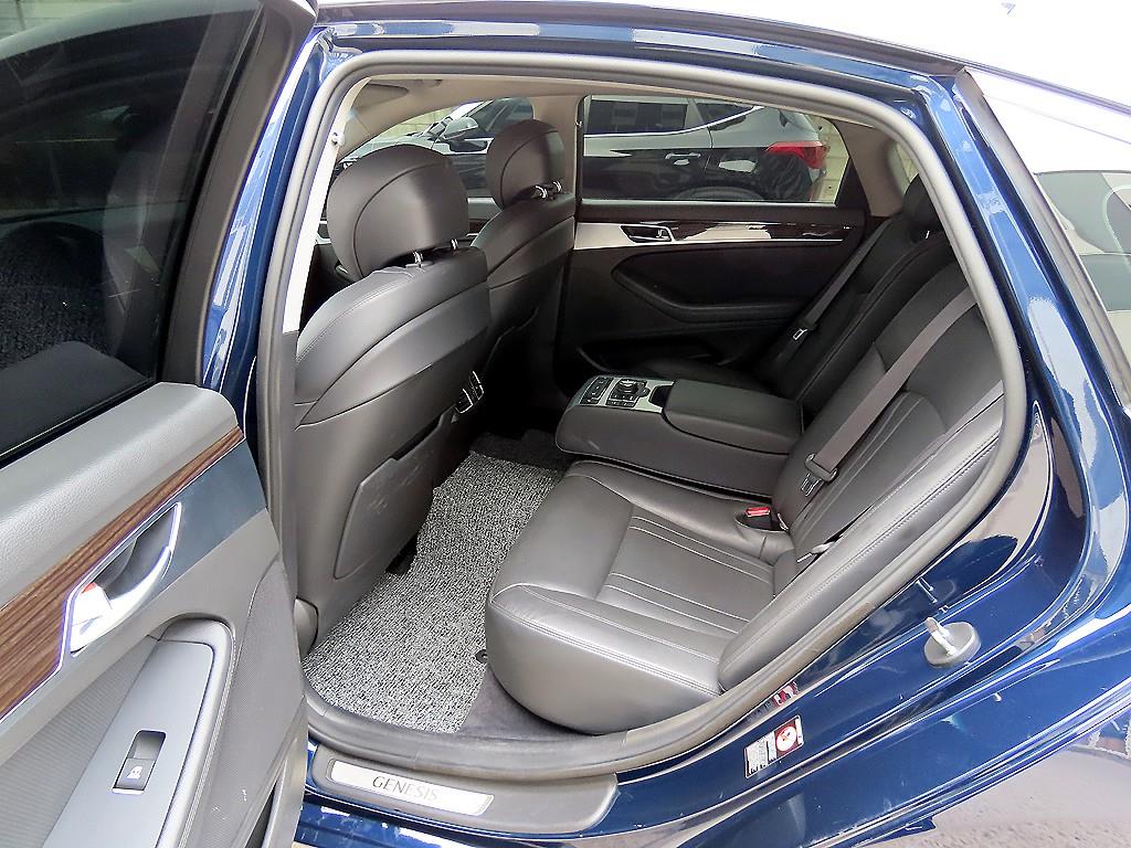 Genesis G80 - Vista 6