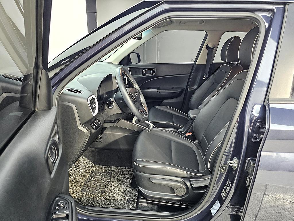 HYUNDAI Venue - Vista 8