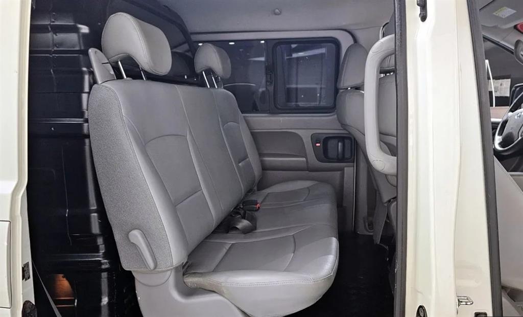 HYUNDAI Starex - Vista 11