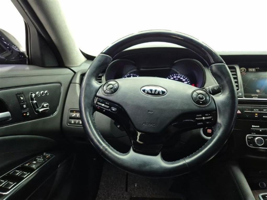 KIA K9 - Vista 9